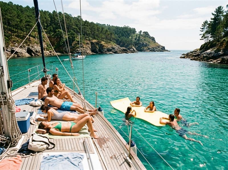 Paseo en barco para despedidas de soltero en Sanxenxo
